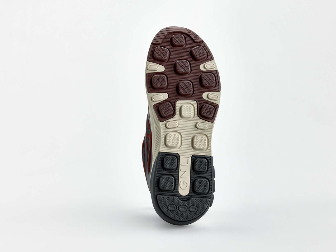 GNL Track Walk – high-performance walking shoe with recycled 3D-mesh, enhanced stability, and 360°WALK sole for all-terrain routes.