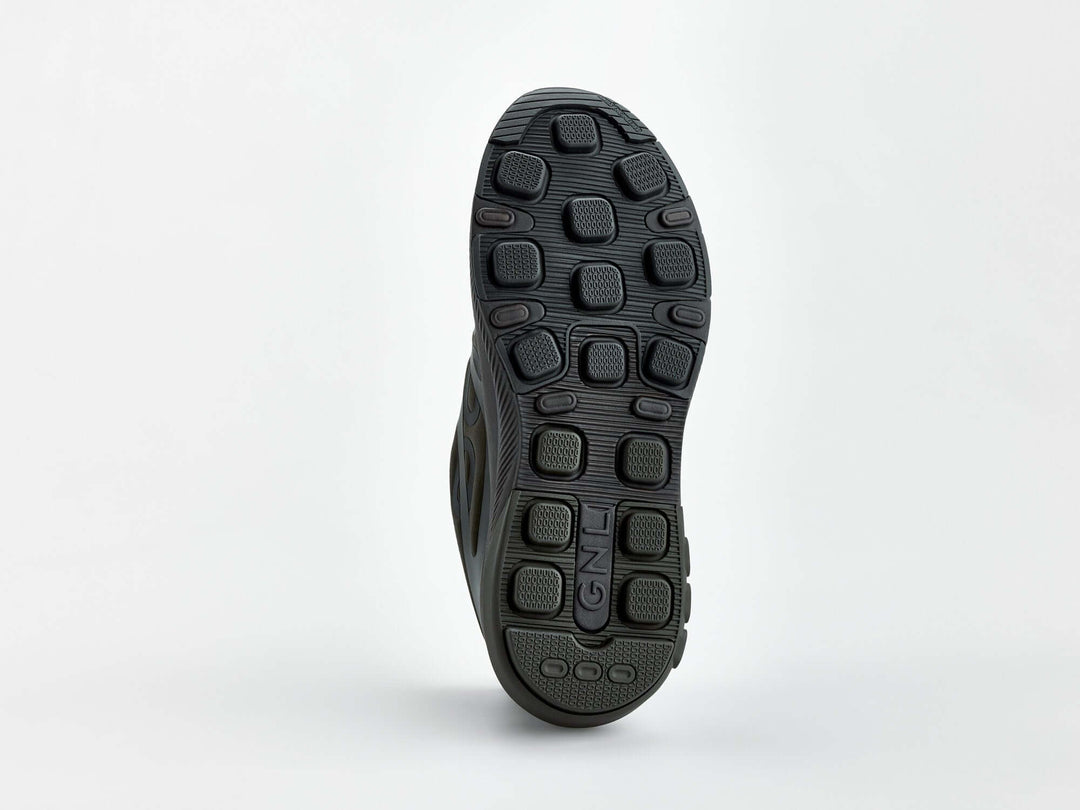 GNL Track Walk – high-performance walking shoe with recycled 3D-mesh, enhanced stability, and 360°WALK sole for all-terrain routes.