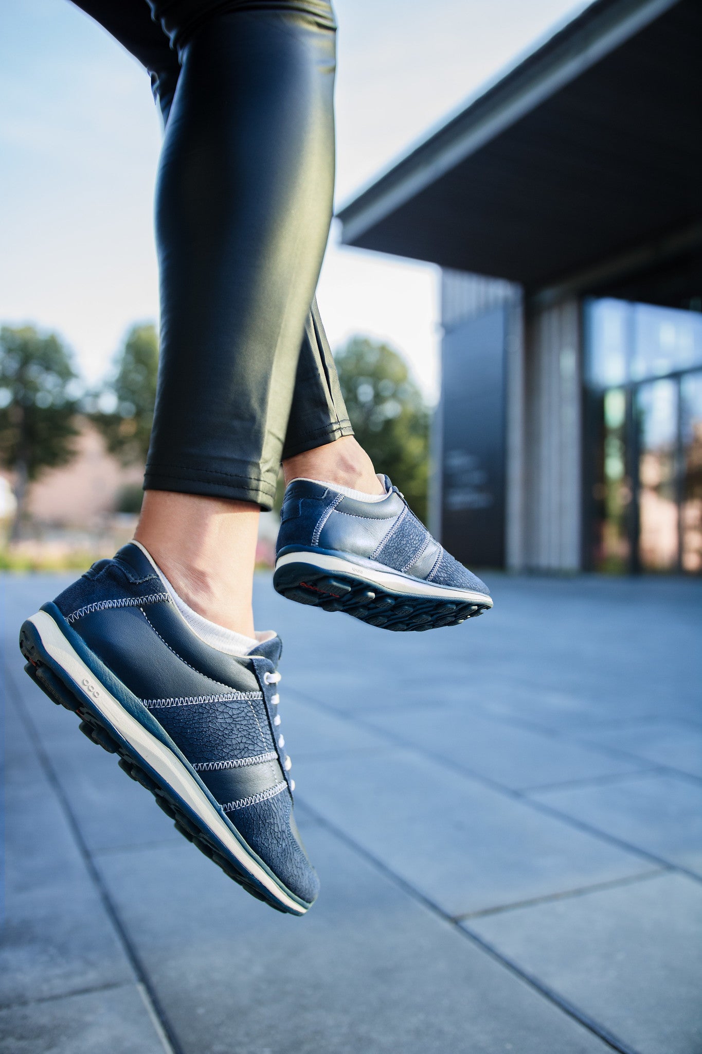 Blue and outlet cream sneakers